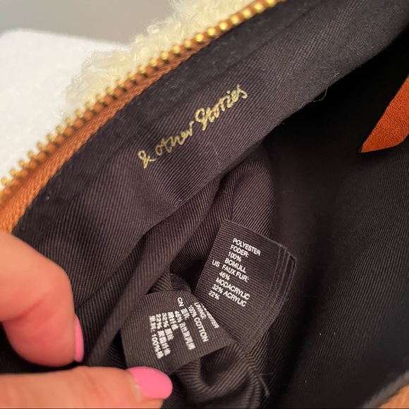 & Other Stories White Faux Fur Leather Zipper Clutch NWT - Picture 7 of 7